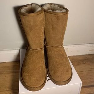 BRAND NEW Tan Minnetonka Olympia Short Boots